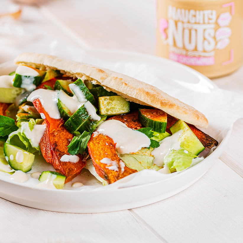Herbstdöner mit Ofenkürbis und Cashew-Knoblauchsauce
