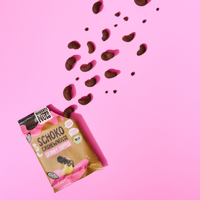 Naughty Nuts Nüsse mit Schokoladenüberzug Bio Schoko-Cashews (skinny dipped) - 10er Box