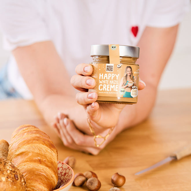 Happy White Hazel Creme